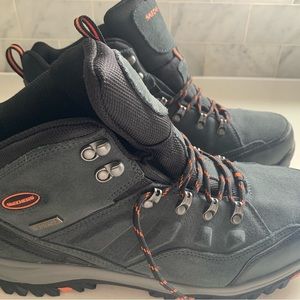 Brand new never worn Skechers snow boots